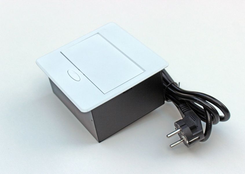 Настільна розетка 1R+USB+Type-C біла 144928 фото