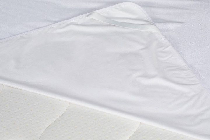 Наматрасник Good-Dream Bamboo De Lux Водонепроницаемый с резинками по углам 100x200 (GDBE100200) GDBE100200 фото
